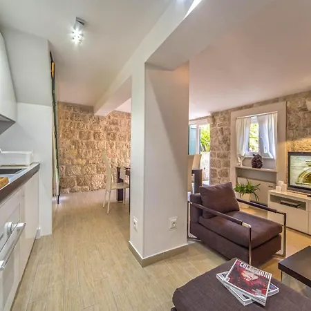 Stari Grad Sleeps 6 Vila *